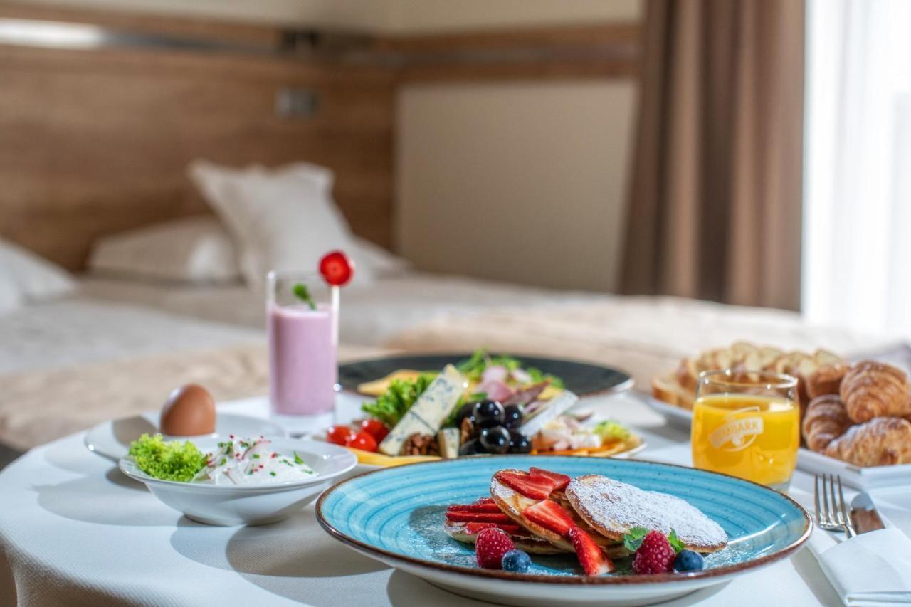 Hotel & Spa Czarny Gron Rzyki Buitenkant foto