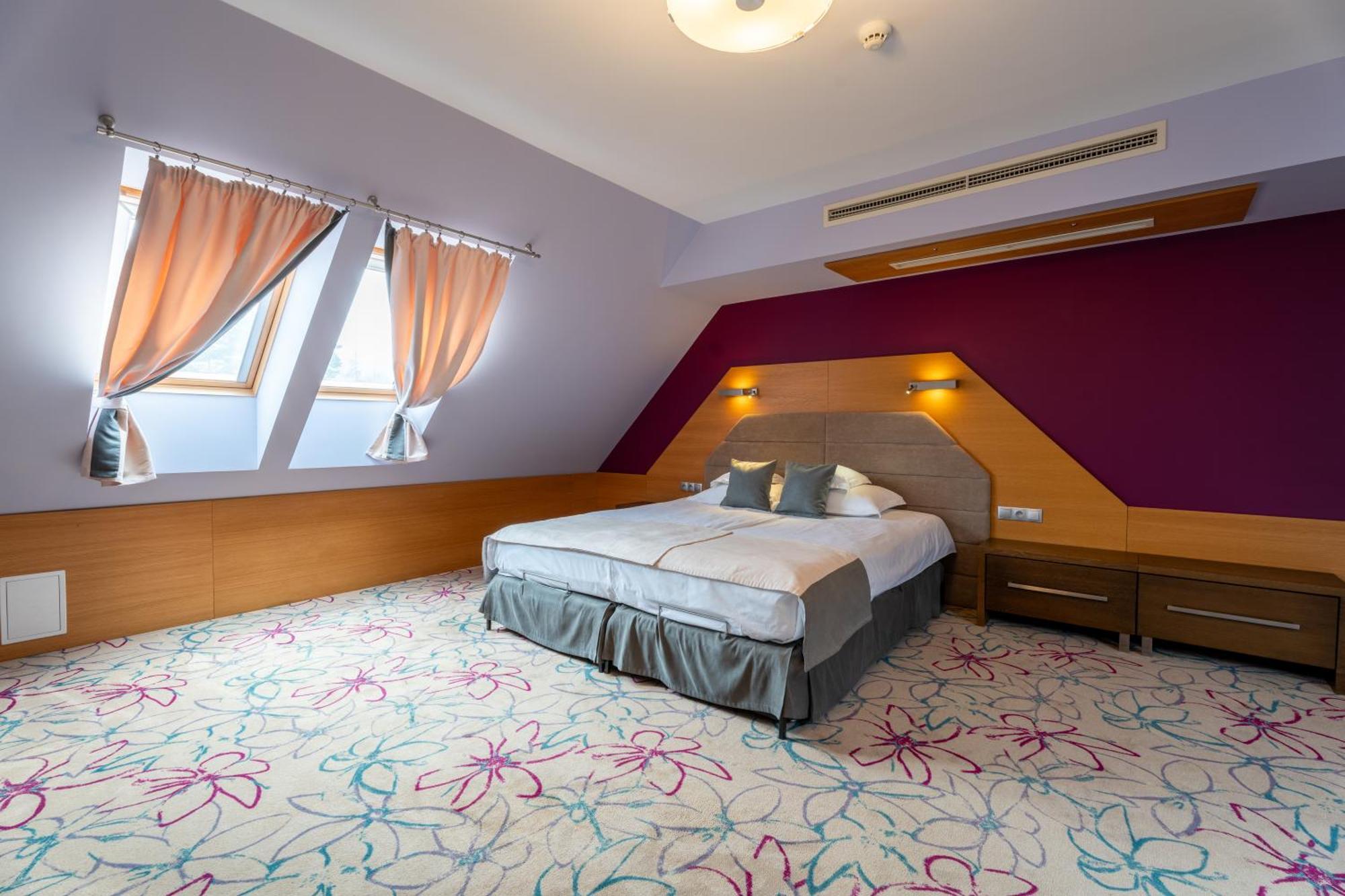 Hotel & Spa Czarny Gron Rzyki Buitenkant foto