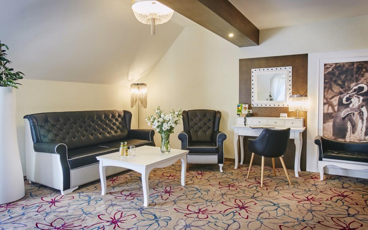 Hotel & Spa Czarny Gron Rzyki Buitenkant foto